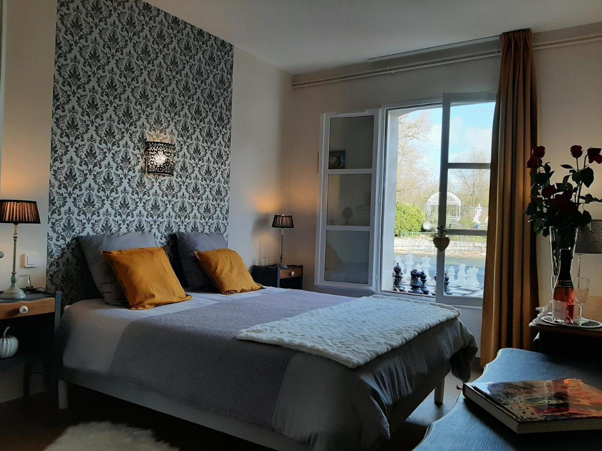 Chateau De Mornay Saint-Pierre-de-l'Isle Eksteriør billede